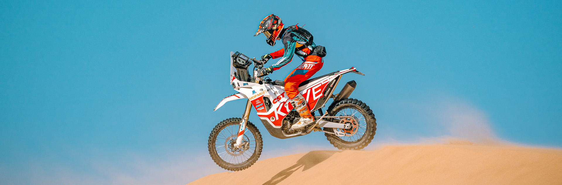 450Factory_accion-1